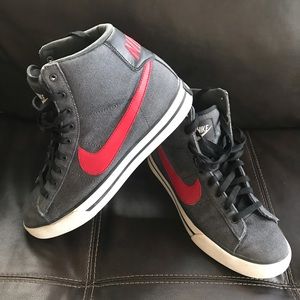 Men’s Canvas Nike shoes